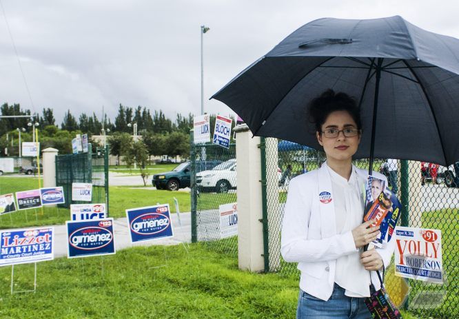 yadira_escobar_2016_picture_voting_photo_foto_vote_hialeah_gardens_florida