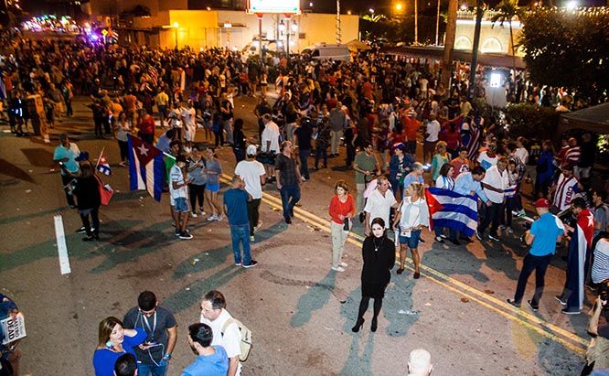 yadira_escobar_fidel_castro_dead_tubella_blog_Facebook_pueblo_luto_blog_calle_8_miami